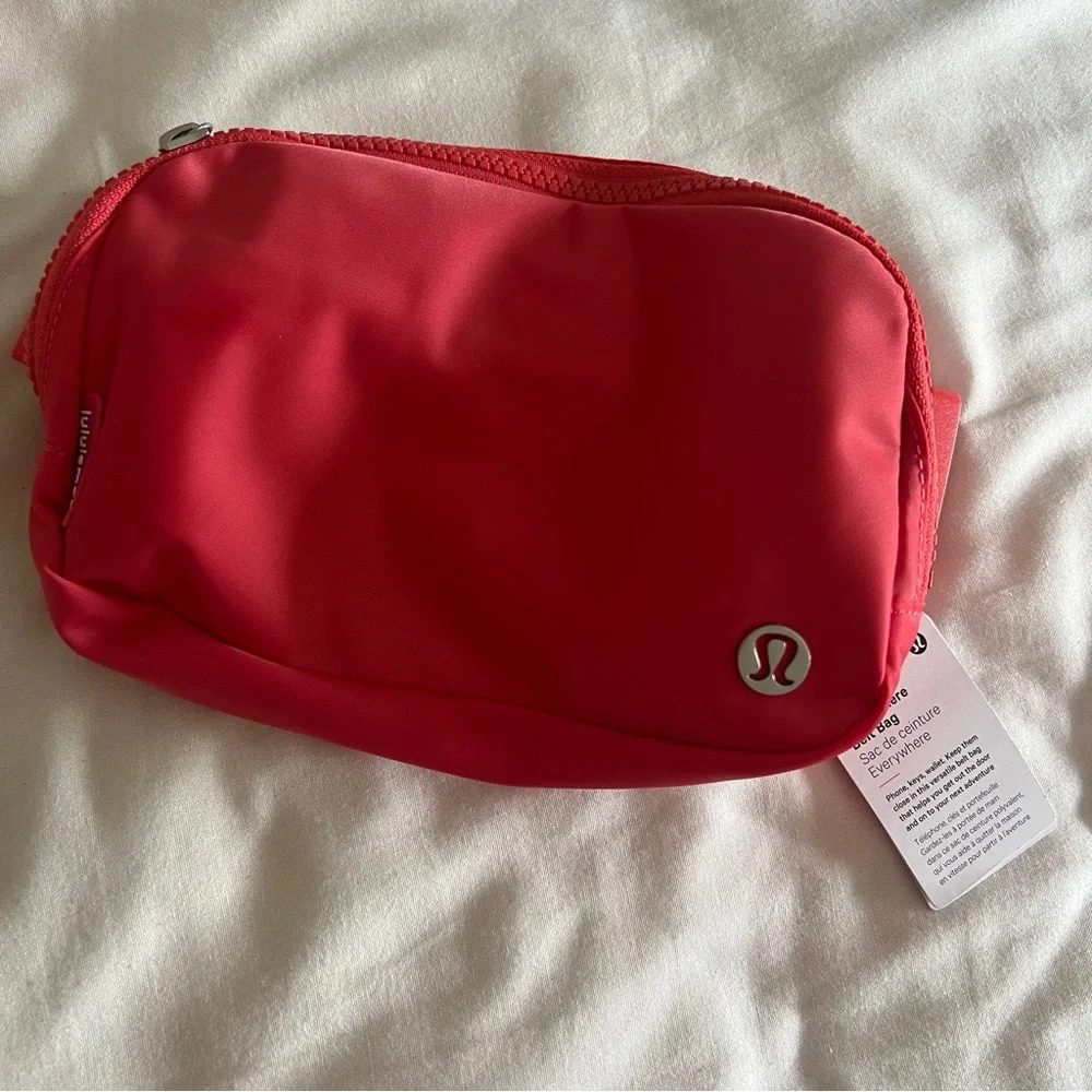 🆕 Lululemon Everywhere Belt Bag - Pale Raspberry